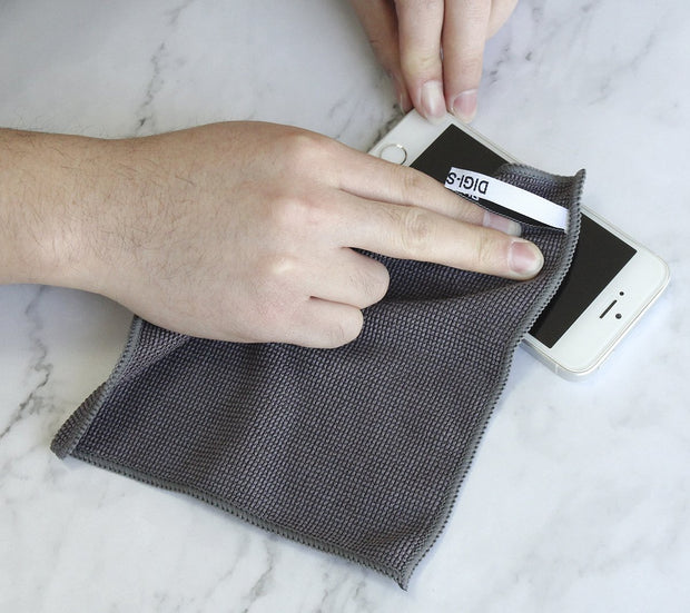 On-the-Go Digital Cleaning Cloth Kit