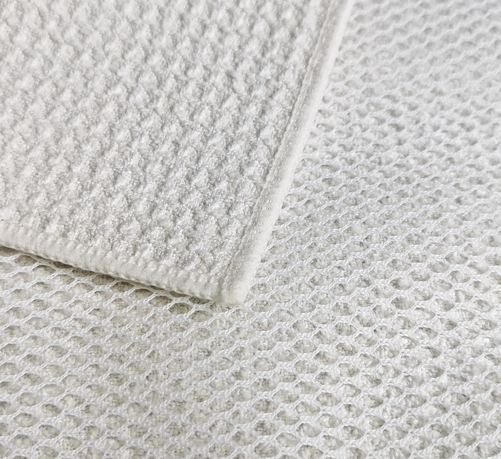 The Everplush Company Recycled Honeycomb Dish Cloths w/ Mesh Scrub for Kitchen, 3-Pack Towels, White